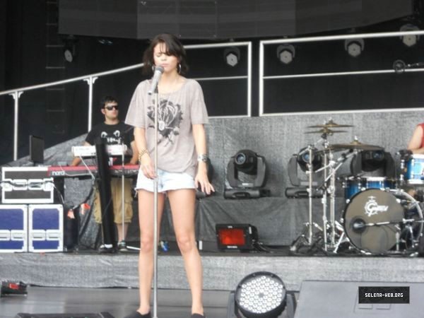 09.jpg