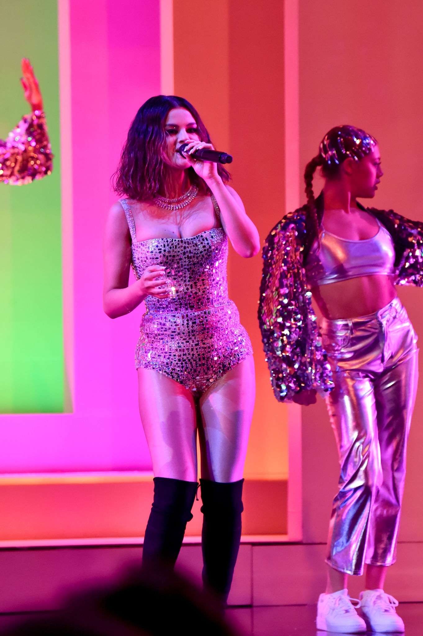 2019_AMAs_-_Performance-06.jpg