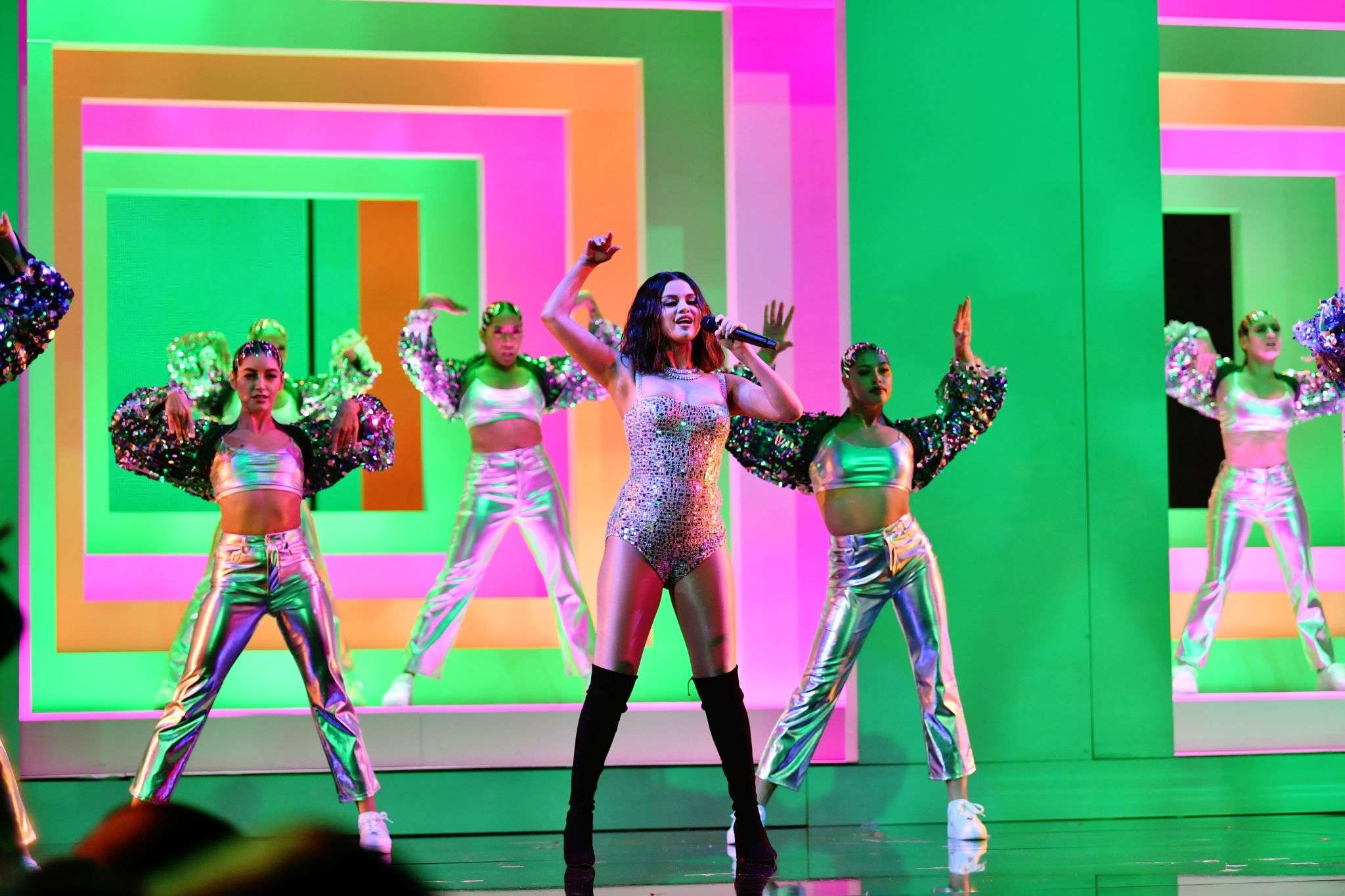 2019_AMAs_Performance_27.jpg