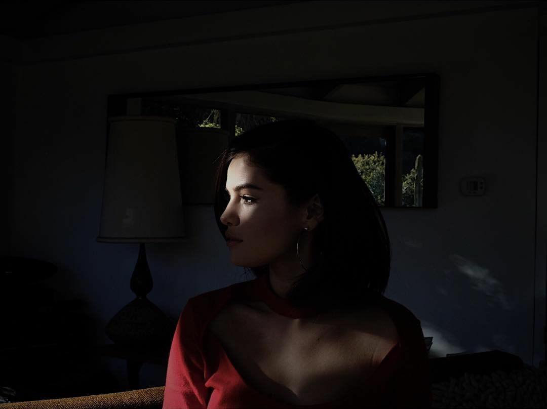 73_Questions_With_Selena_Gomez-02.jpg