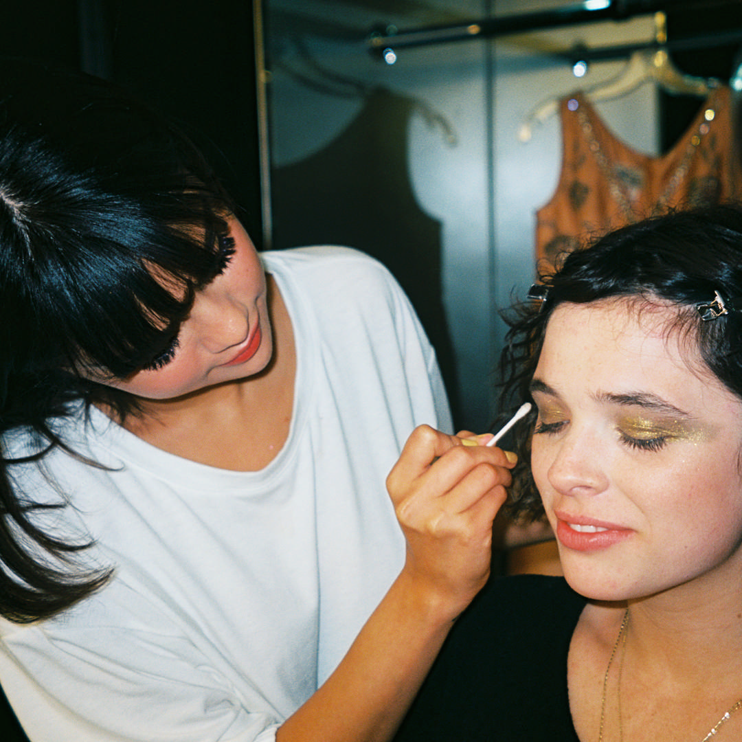 Back_To_You_-_on_the_set_10.jpg