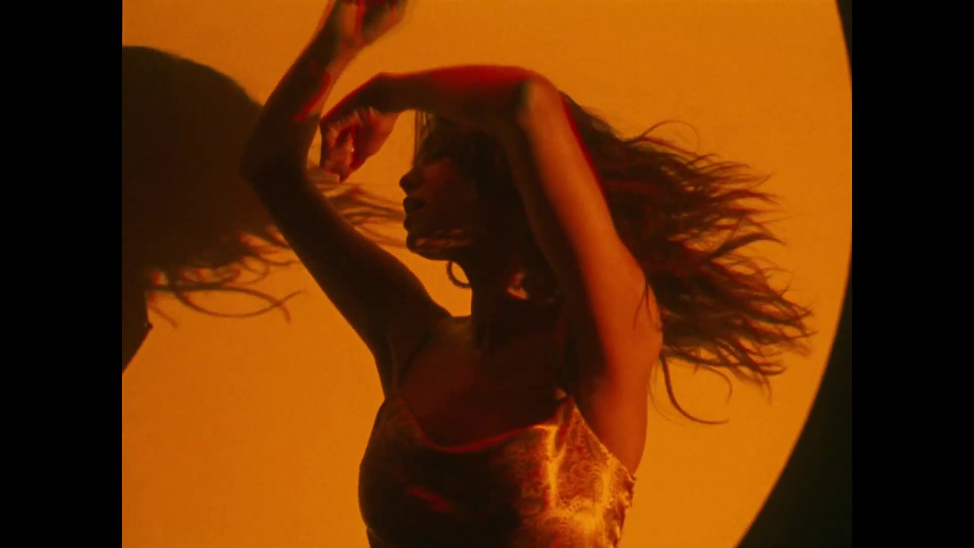 Baila_Conmigo_28Alternate_Video29_69.jpg