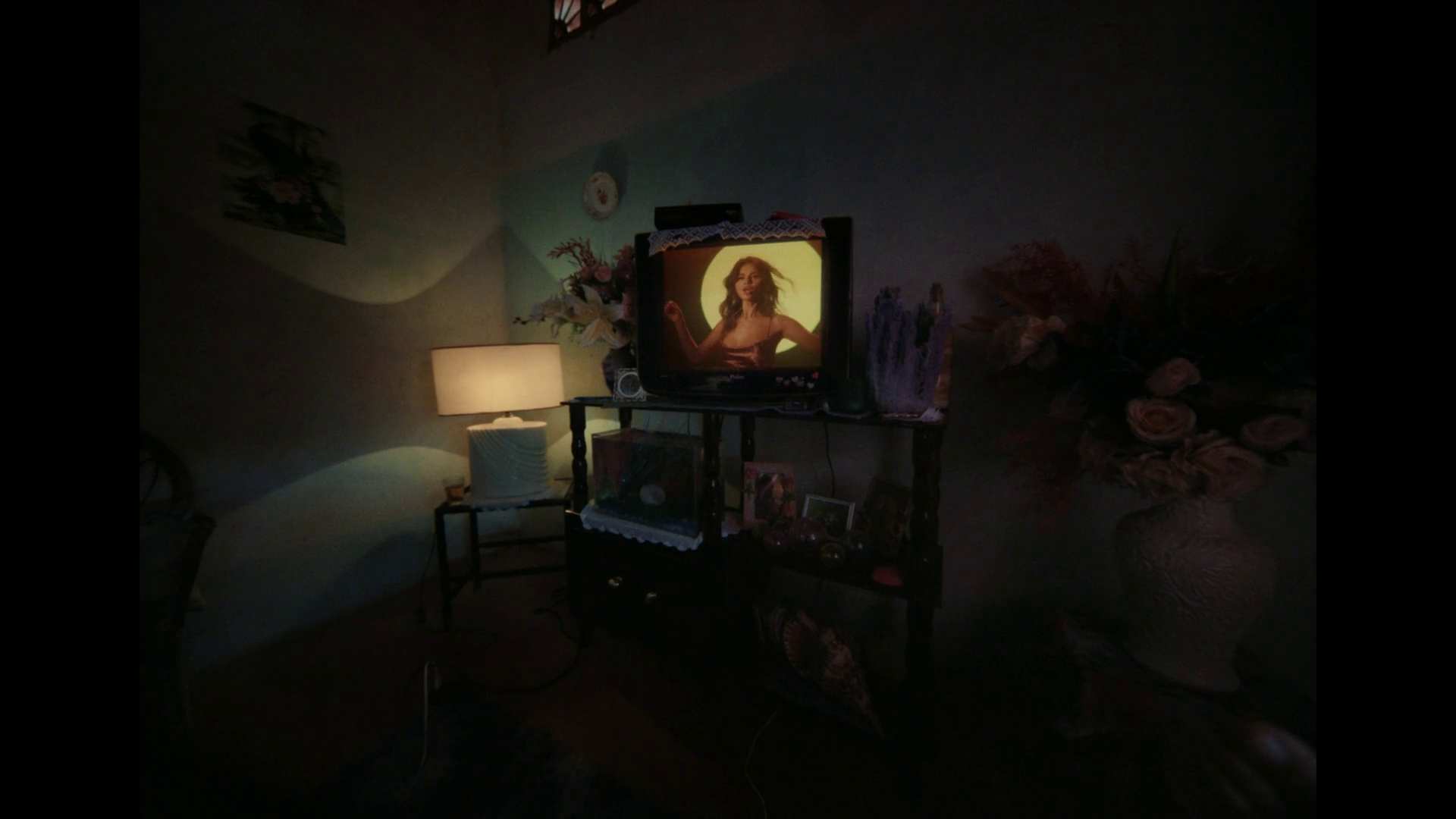 Baila_Conmigo_MV_03.jpg