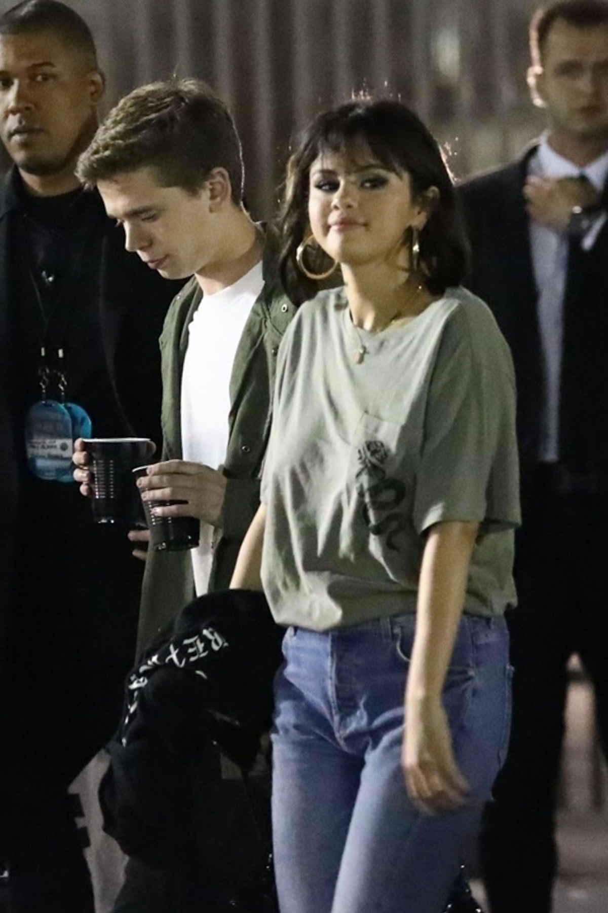 Boarding_a_limo_bus_with_friends_and_Caleb_Stevens_after_the_Taylor_Swift_concert__28529.jpg