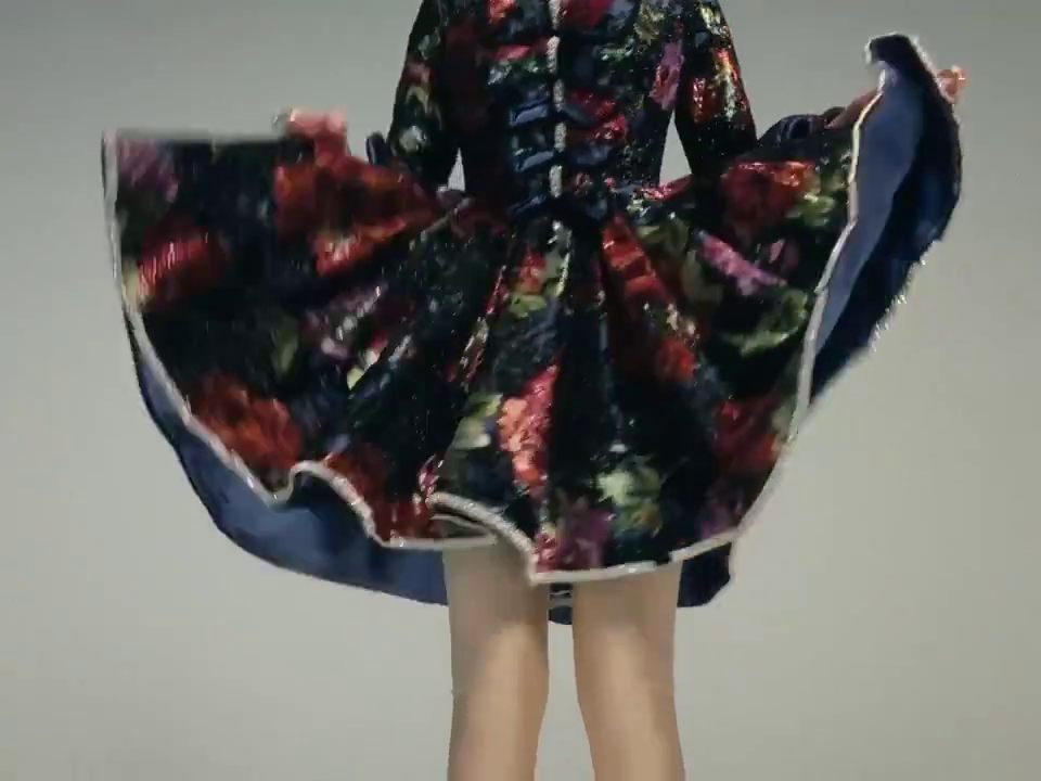 CR_Fashion_Book_2020-06~0.jpg
