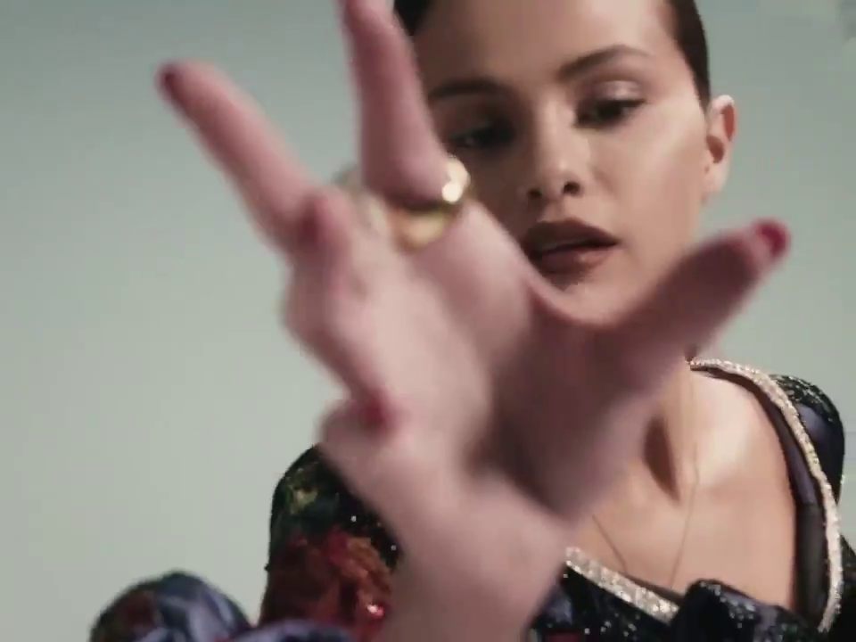 CR_Fashion_Book_2020-07~0.jpg