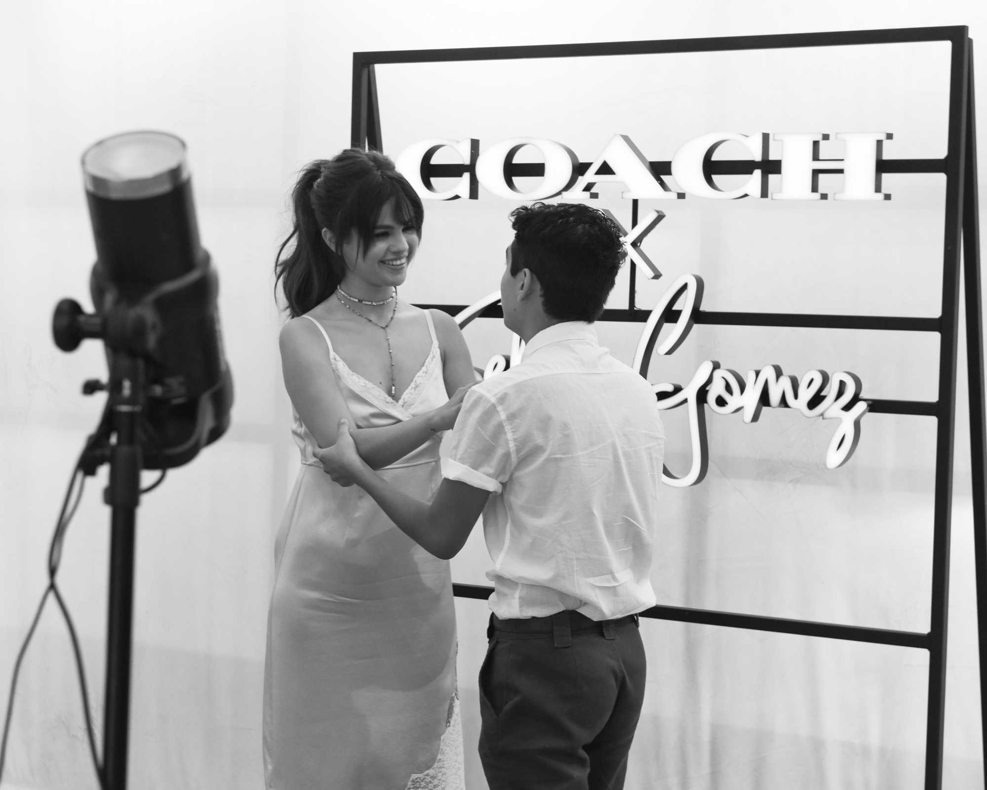 Coach_Hosts_Meet_2B_Greet_with_Selena_Gomez_at_The_Grove_Fans__28429.jpg