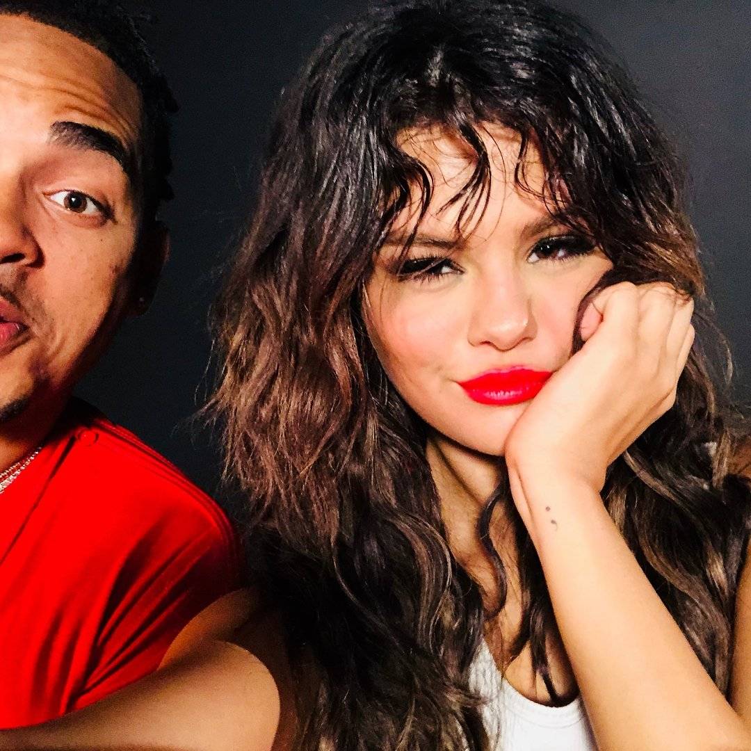 DJ_Snake_Ft__Selena_Gomez2C_Cardi_B___Ozuna_02.jpg