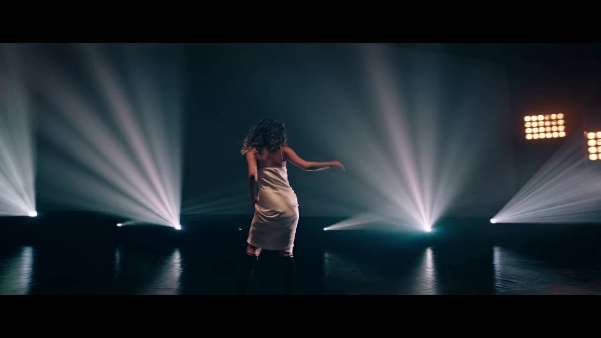 Dance_Again_MV-51.jpg