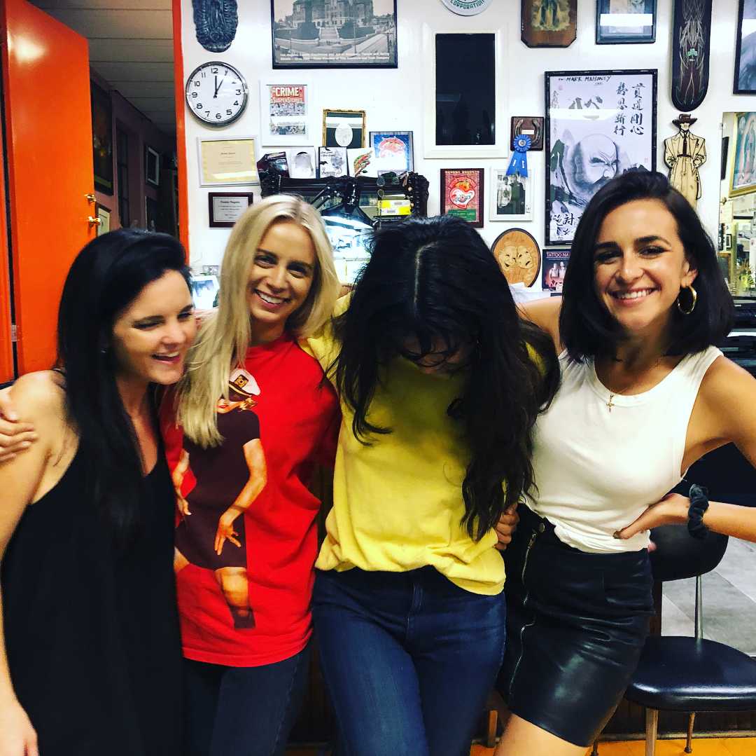 Getting_a_matching_tattoos_with_BFFs_-_August_19-12.jpg