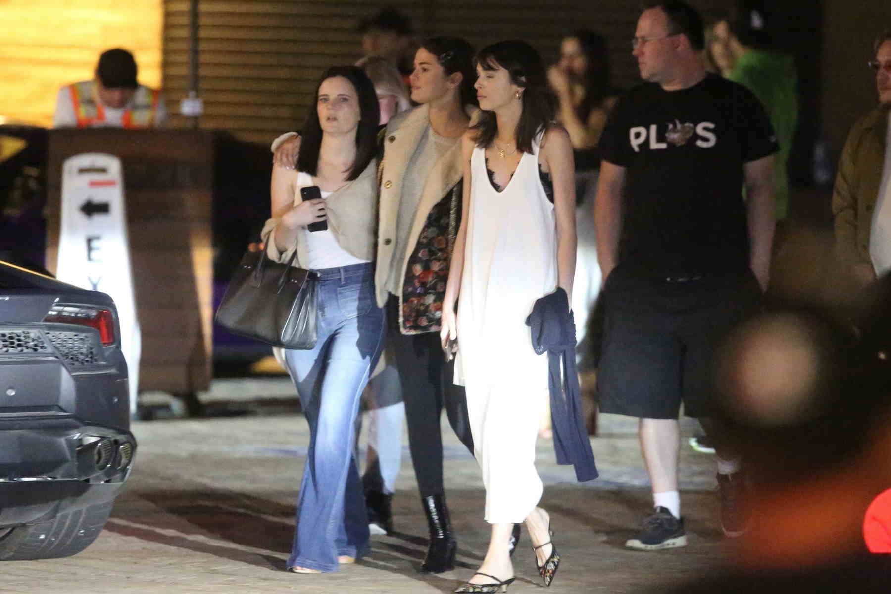 Leaving_Nobu_with_her_girlfriends_after_having_dinner_together_in_Malibu2C_CA_-_June_157.jpg