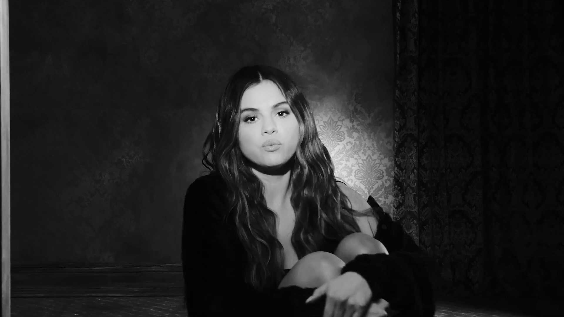 LoseYouToLoveMe_MV-05.jpg