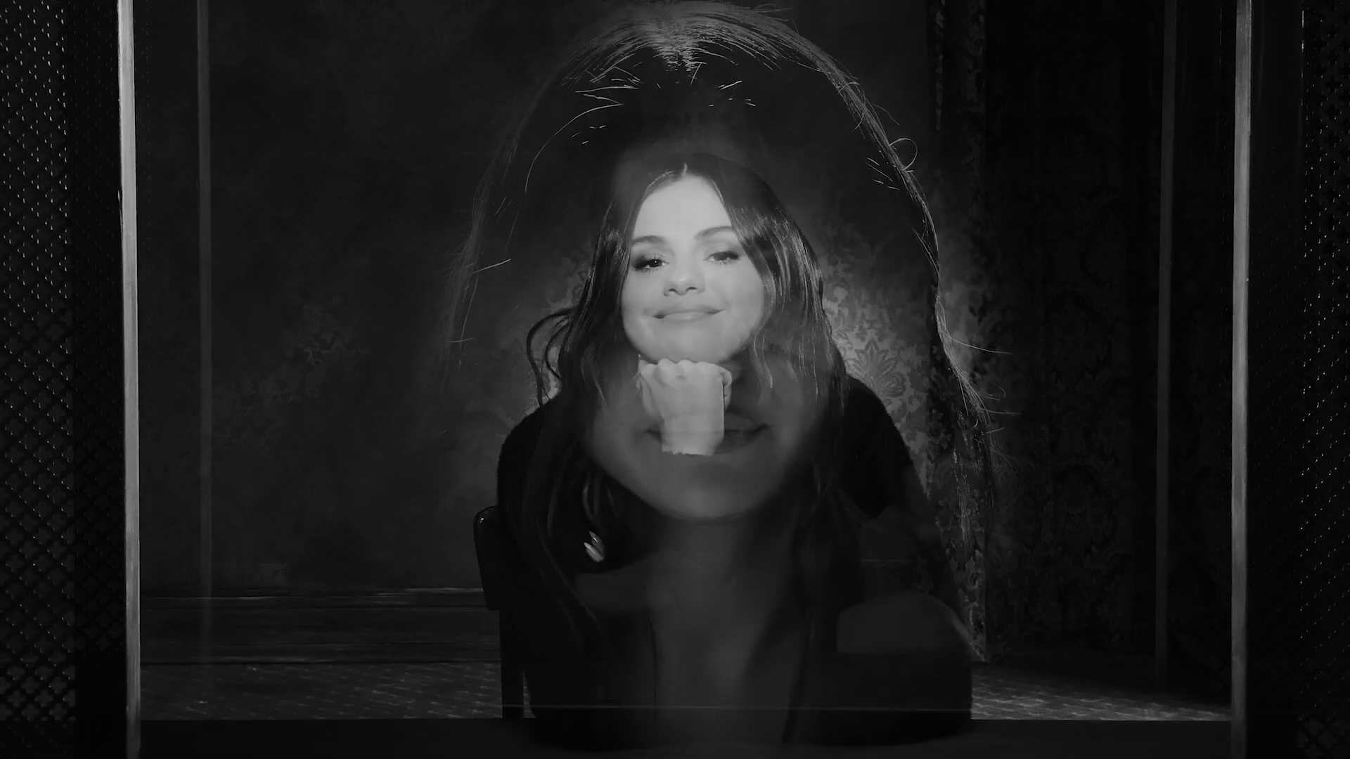 LoseYouToLoveMe_MV-47.jpg