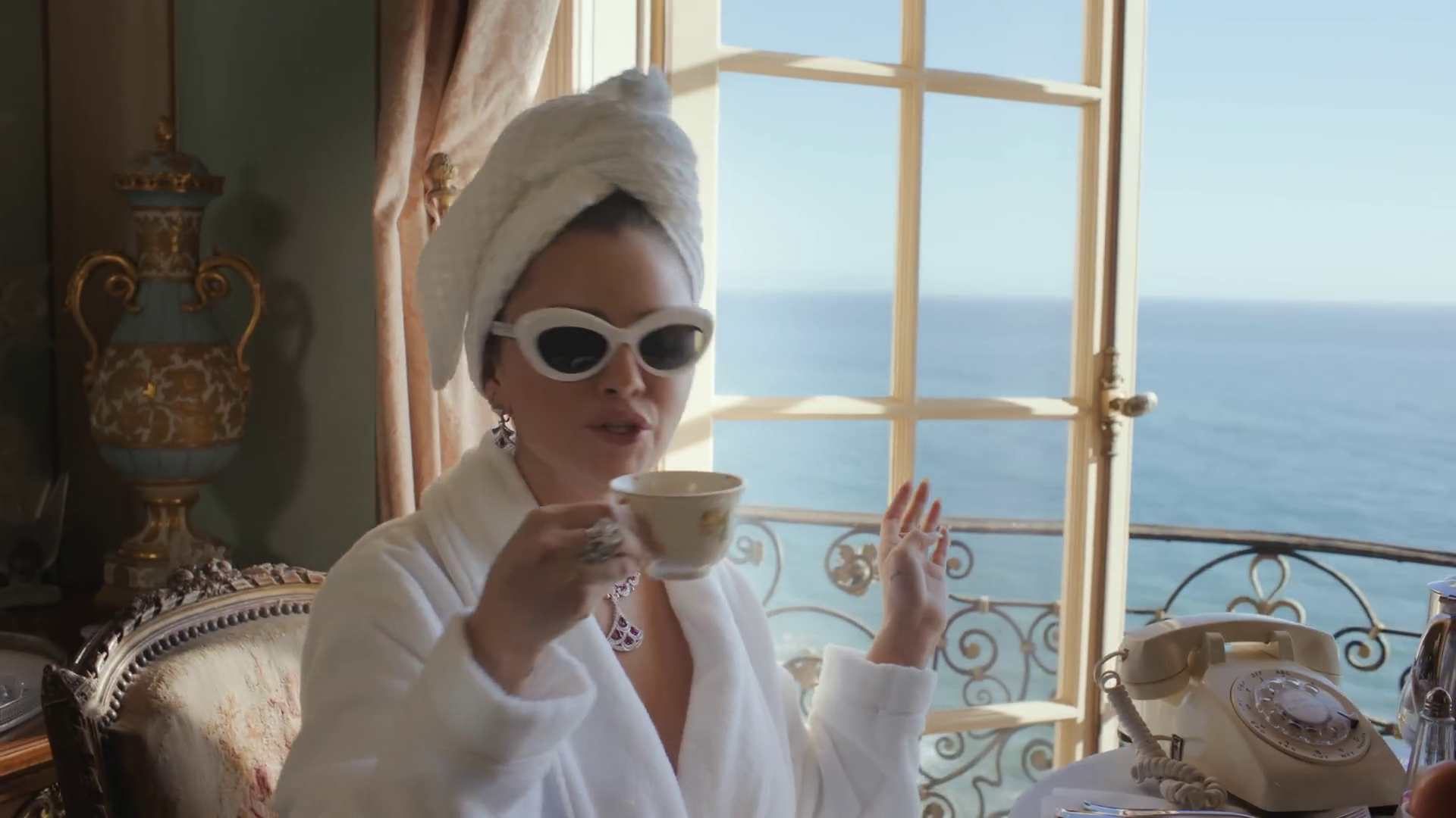 Love_On_Screen_Captures_110.jpg