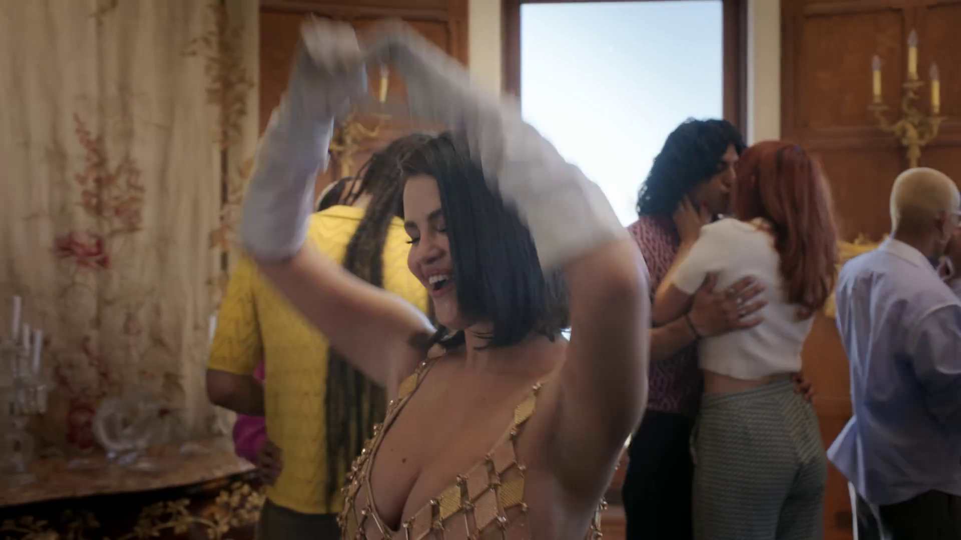 Love_On_Screen_Captures_151.jpg