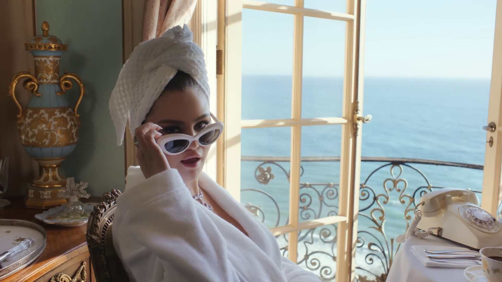 Love_On_Screen_Captures_177.jpg
