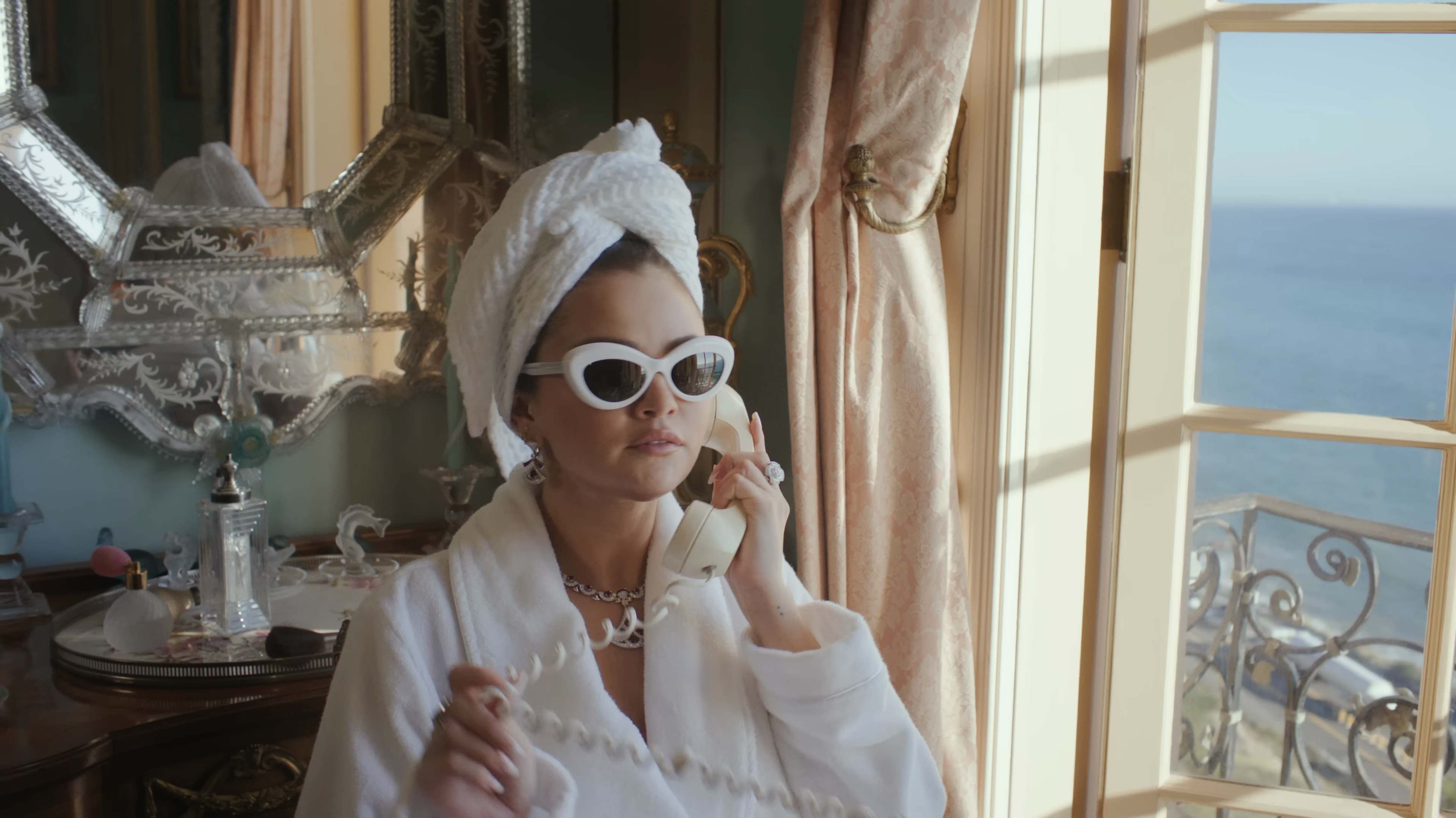 Love_On_Screen_Captures_61.jpg