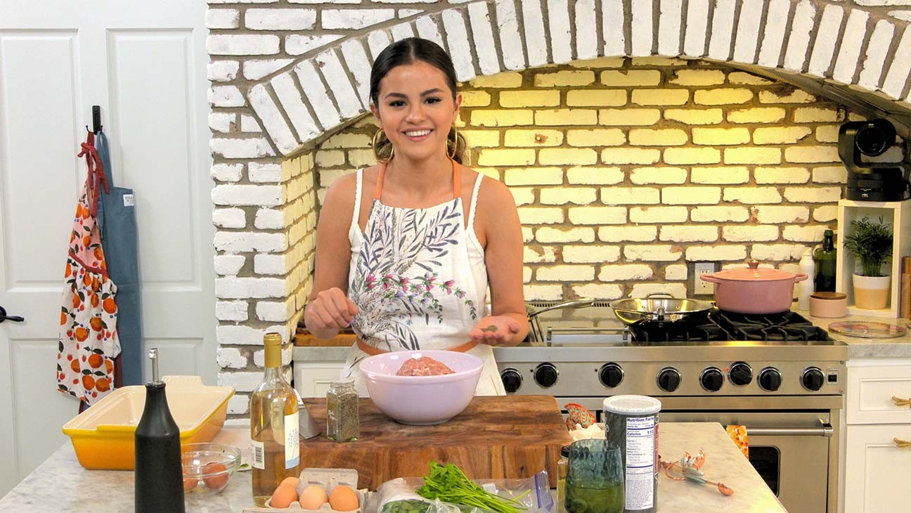 MWF_Selena_and_Chef_09_109000055-H-2020-1598541665-compressed.jpg