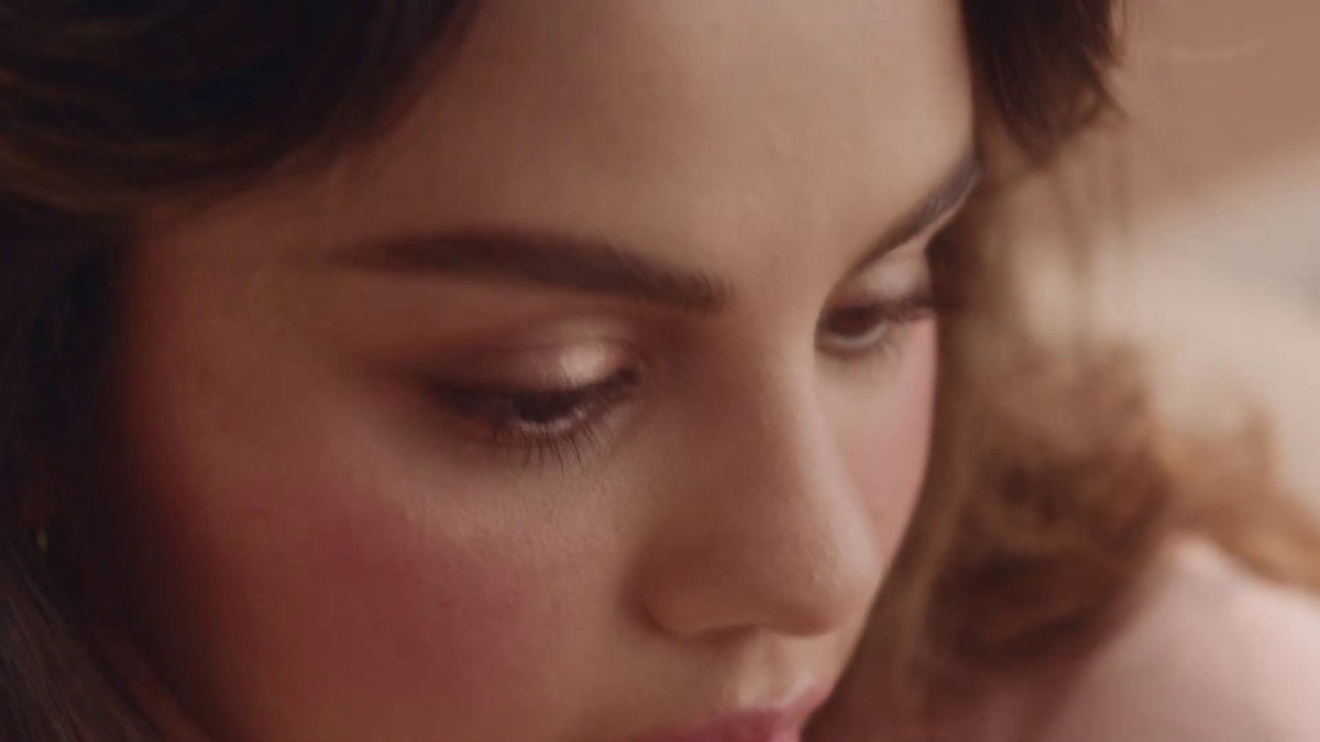 Rare_Beauty_Promo-03.jpg