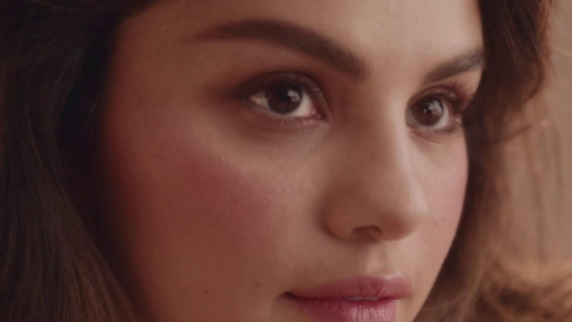 Rare_Beauty_Promo-04.jpg