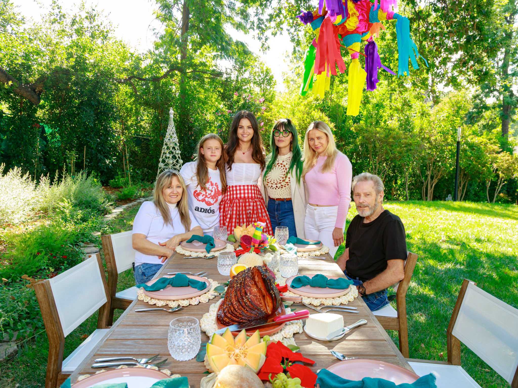 Selena_2B_Chef_Home_for_the_Holidays_28429.jpg