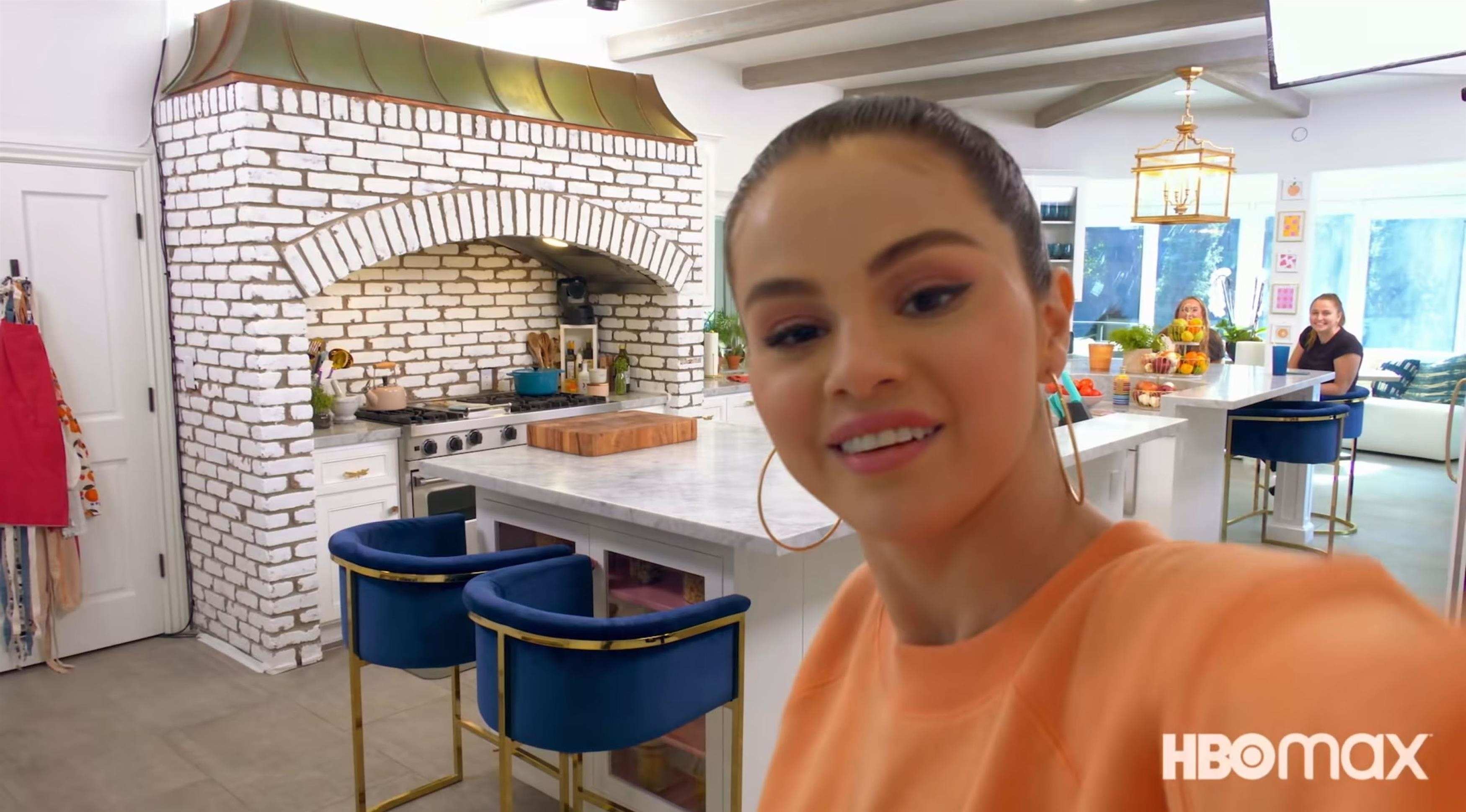 Selena_2B_Chef_Season_2_Official_Trailer_04.jpg