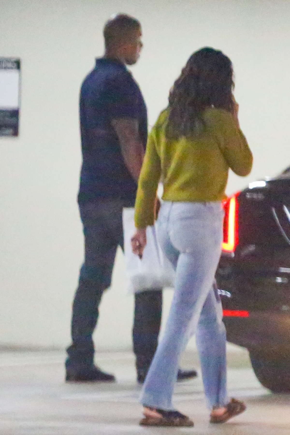 Selena_Gomez-_Out_and_about_in_Los_Angeles_on_July_2400003.jpg