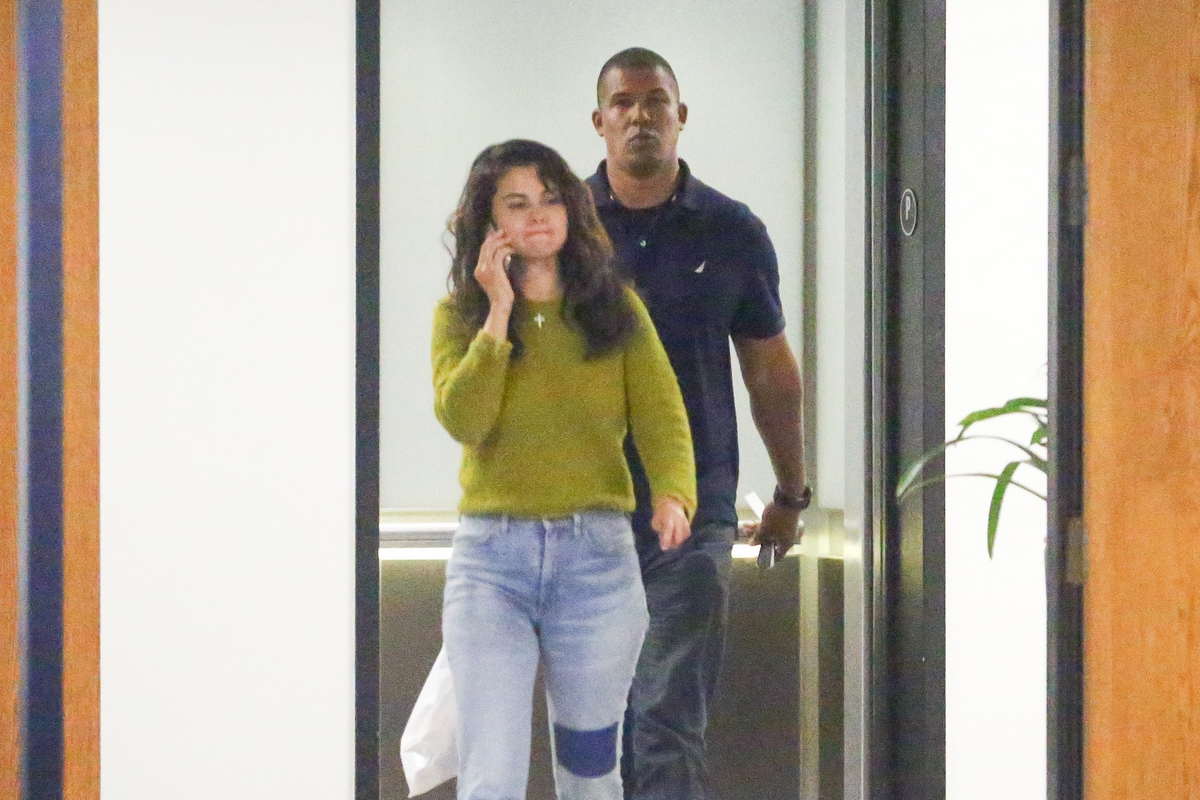 Selena_Gomez-_Out_and_about_in_Los_Angeles_on_July_2400004.jpg