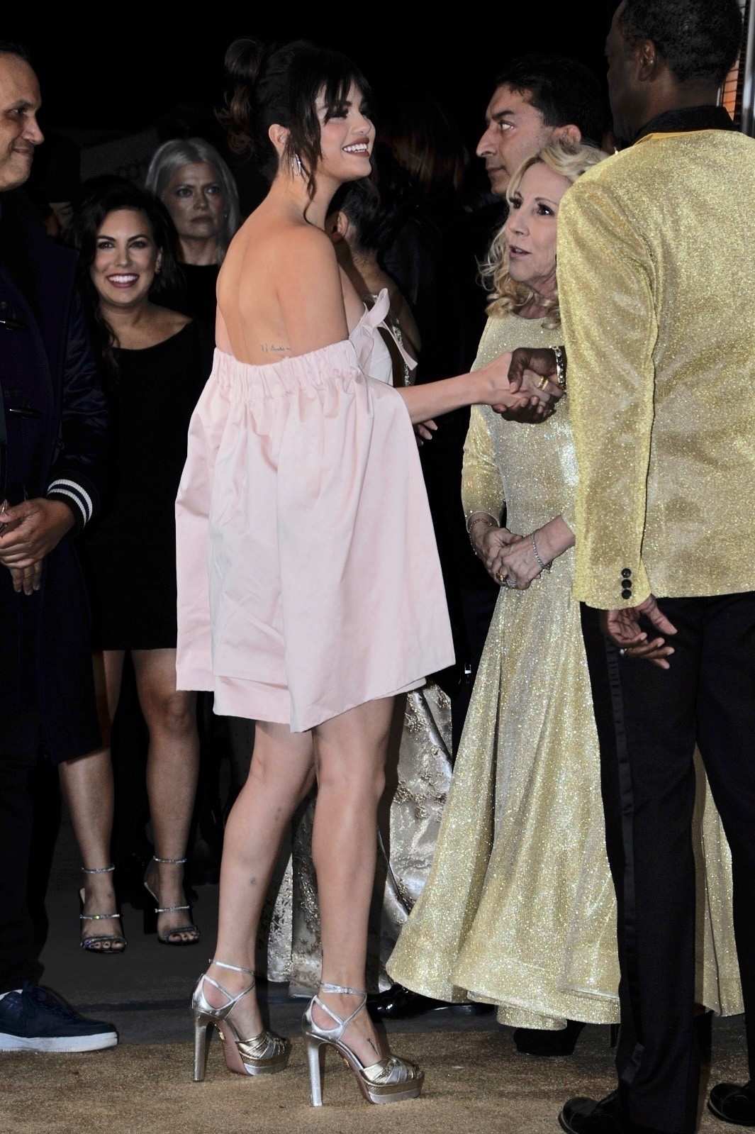 Selena_Gomez_-_2020_Hollywood_Beauty_Awards-11.jpg