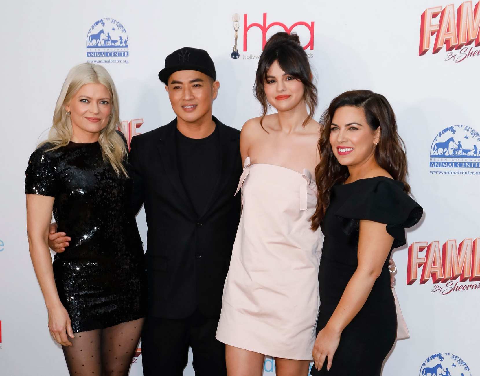 Selena_Gomez_-_2020_Hollywood_Beauty_Awards__in_Los_Angeles2C_2020-02-06-13.jpg