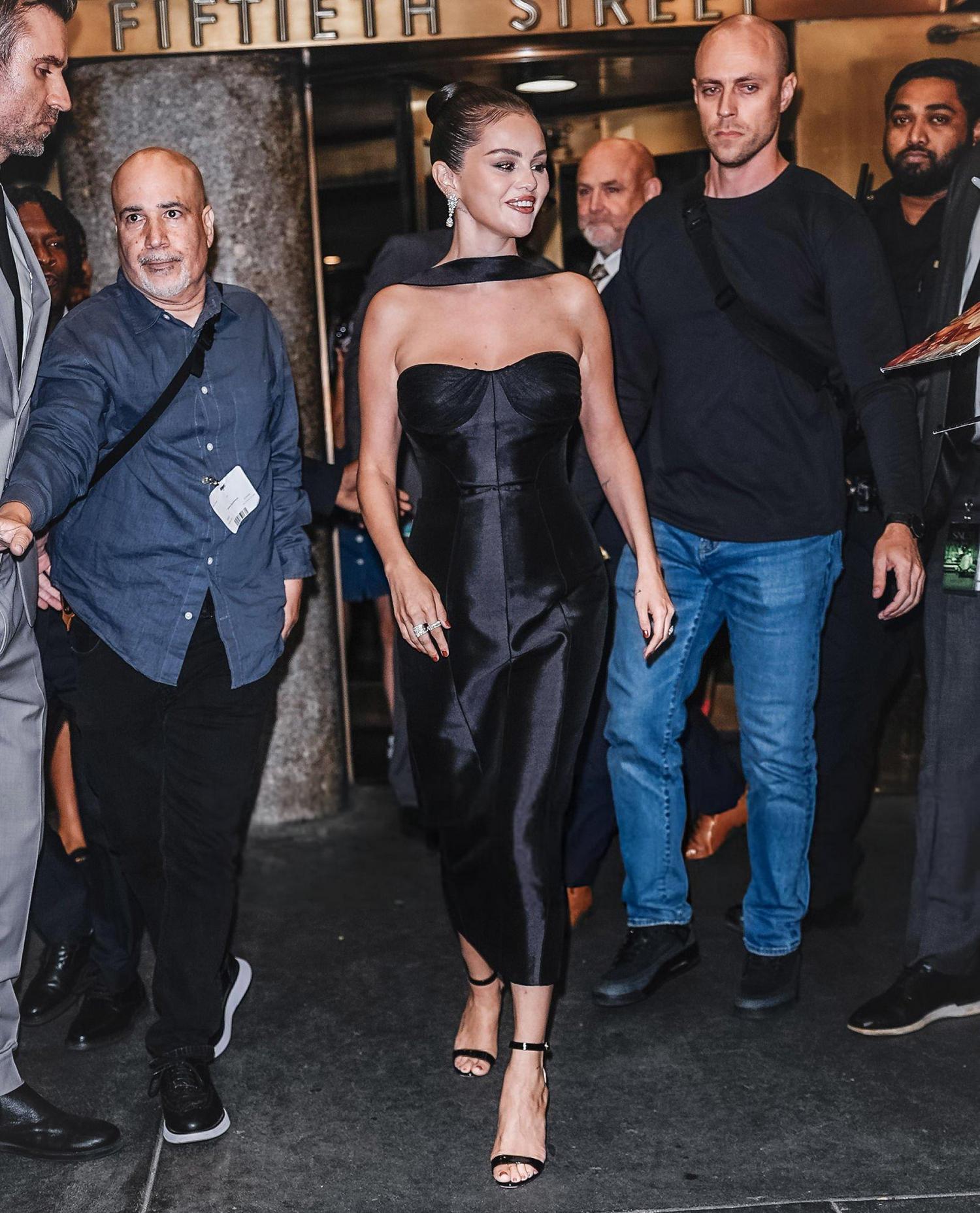 Selena_Gomez_-_27Only_Murders_In_The_Building27_new_season_premiere_in_New_York_-_September_92C_2025_01.jpg