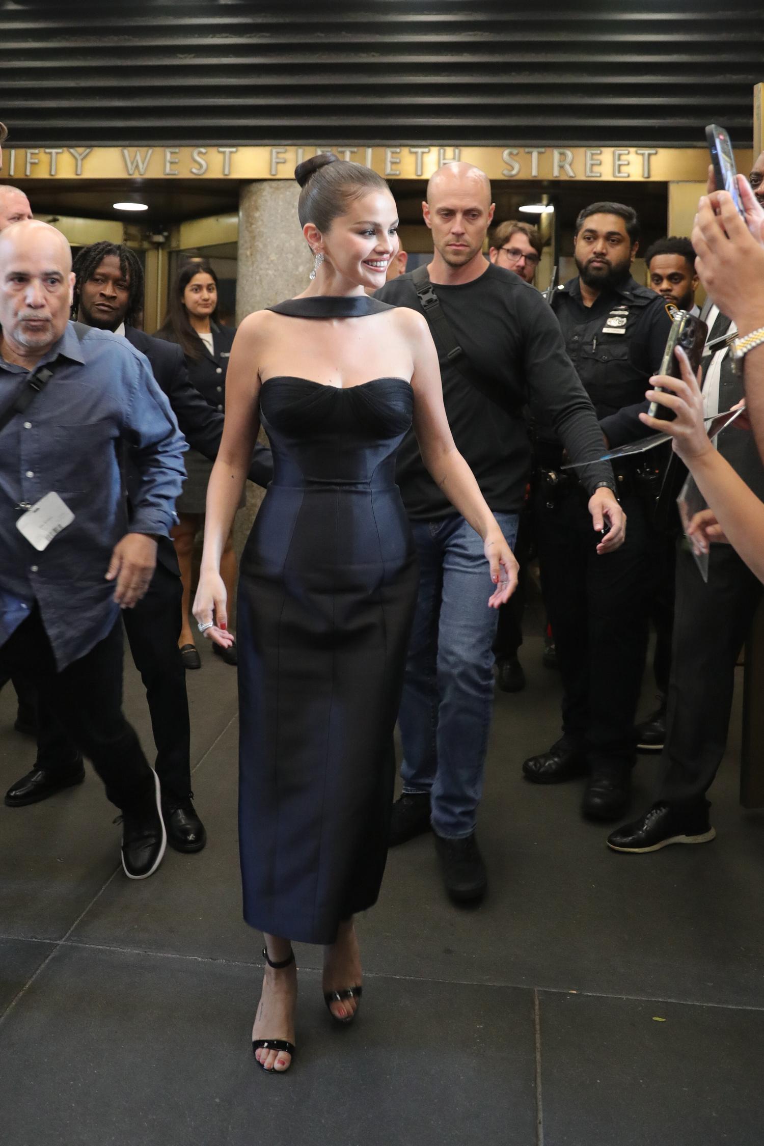 Selena_Gomez_-_27Only_Murders_In_The_Building27_new_season_premiere_in_New_York_-_September_92C_2025_23.jpg