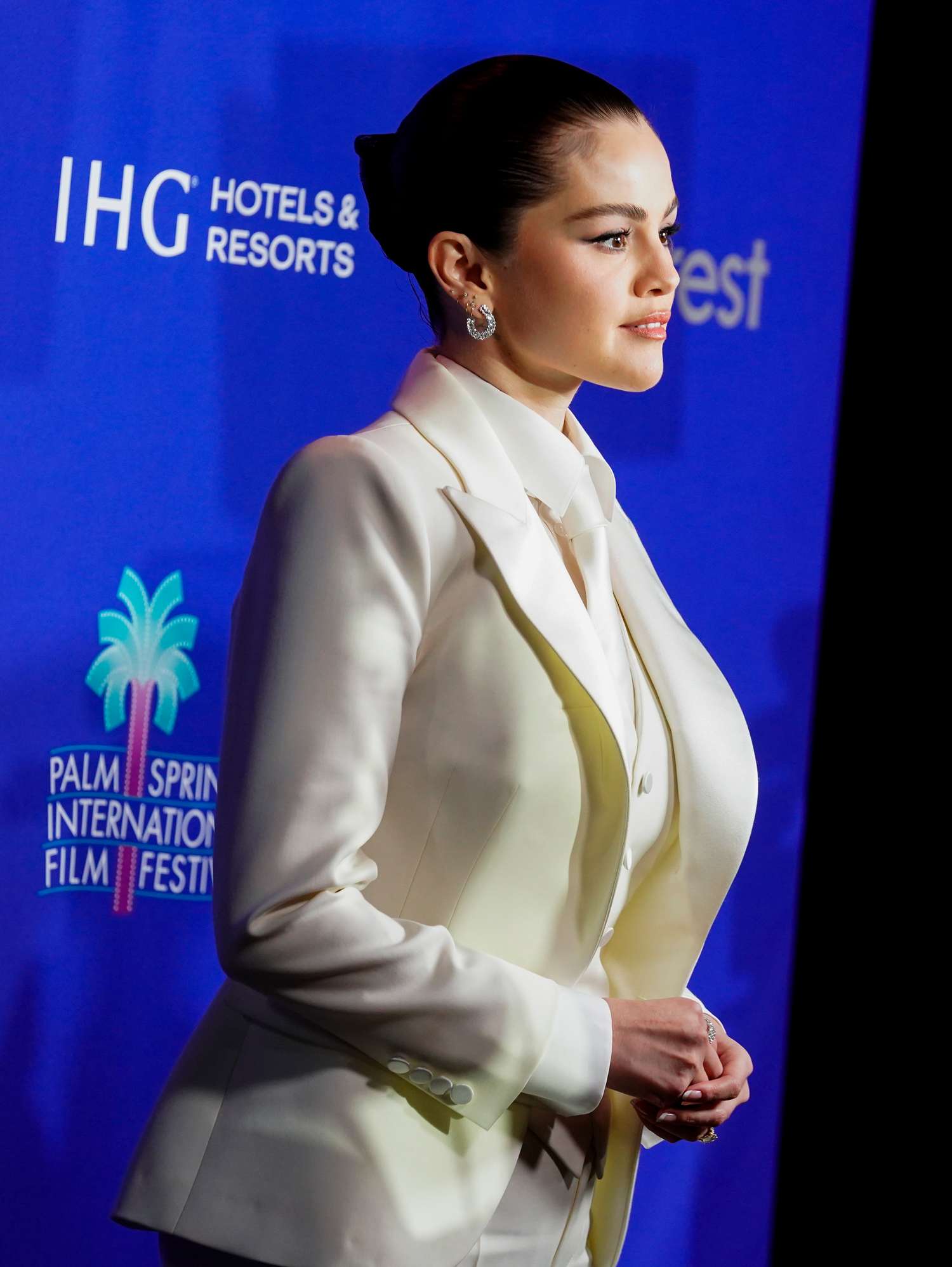 Selena_Gomez_-_36th_Annual_Palm_Springs_International_Film_Festival_Film_Awards_January_32C_2025_21.jpg