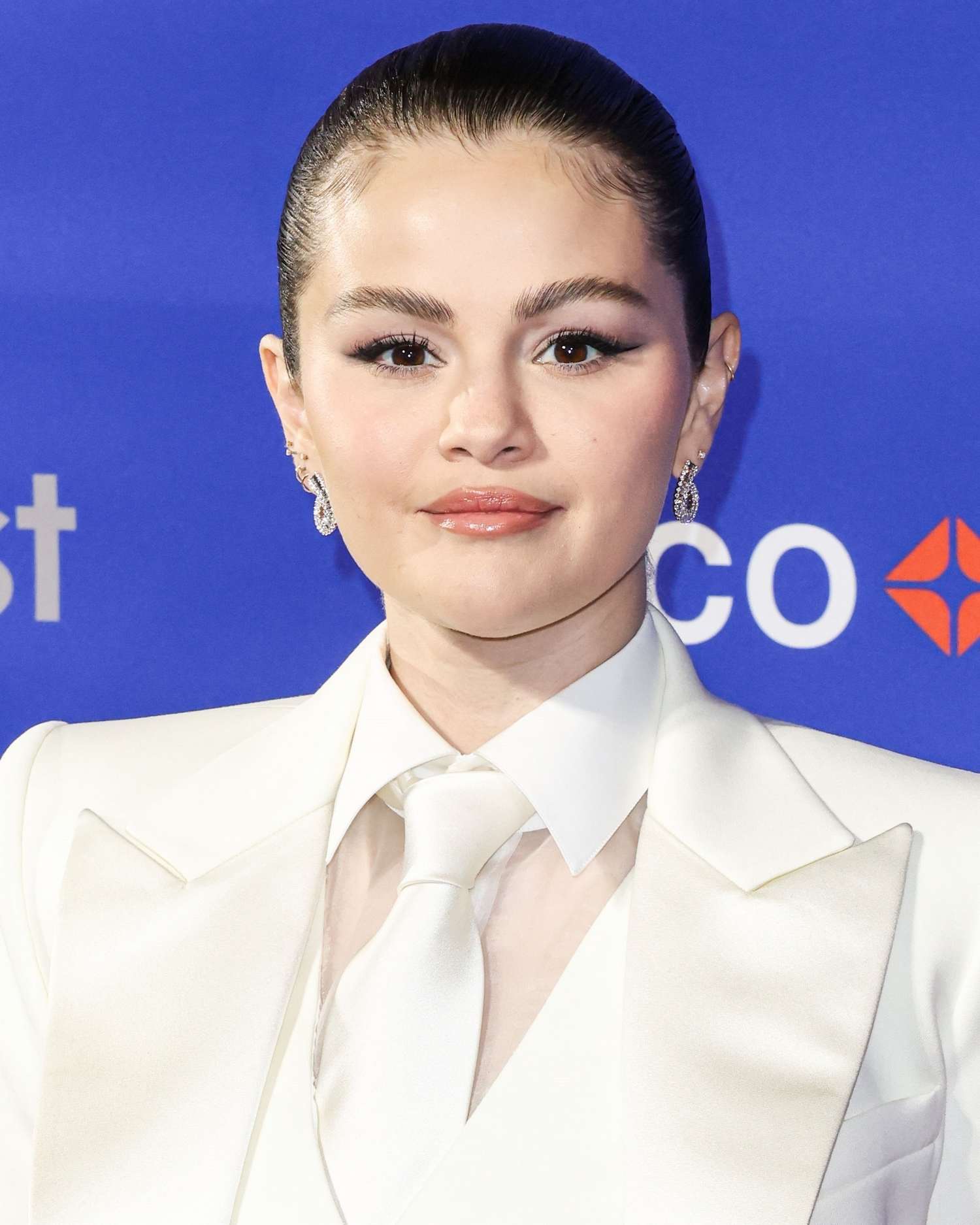 Selena_Gomez_-_36th_Annual_Palm_Springs_International_Film_Festival_Film_Awards_January_32C_2025_30.jpg