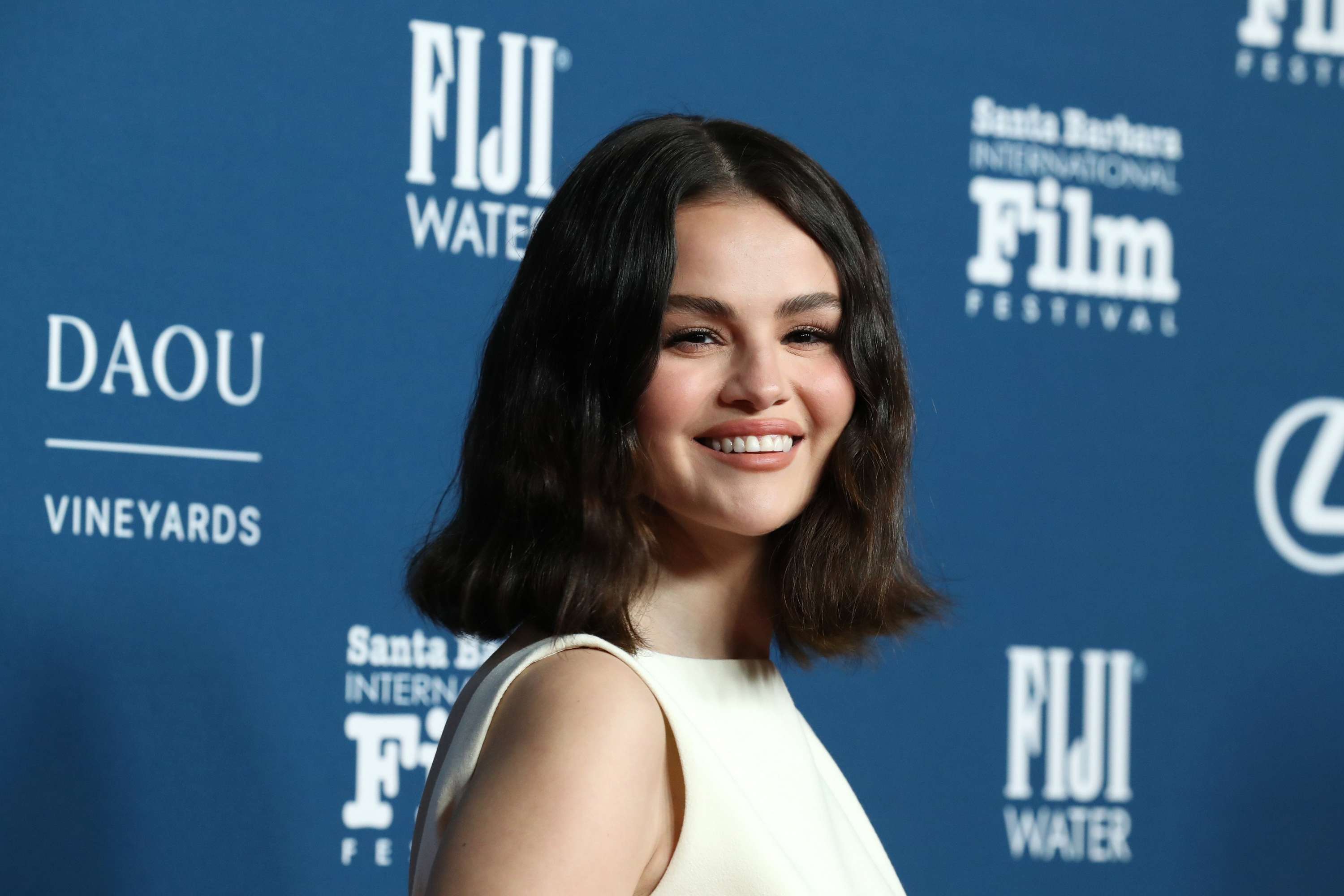 Selena_Gomez_-_40th_Annual_Santa_Barbara_International_Film_Festival_Virtuosos_Award_February_92C_2025_03.jpg