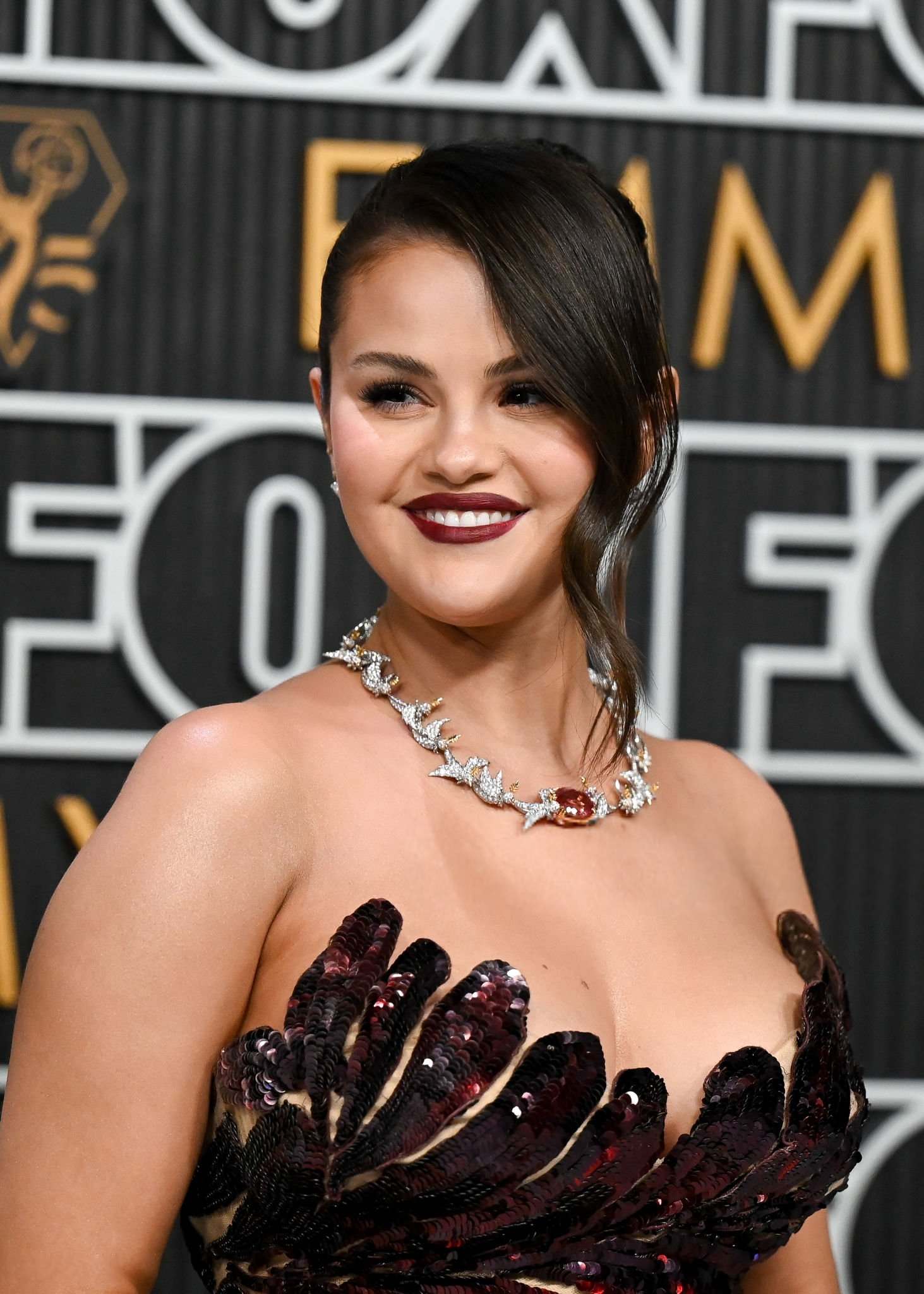Selena_Gomez_-_75th_Primetime_Emmy_Awards_at_the_Peacock_Theater2C_Los_Angeles_CA_-_January_152C_202426.jpg