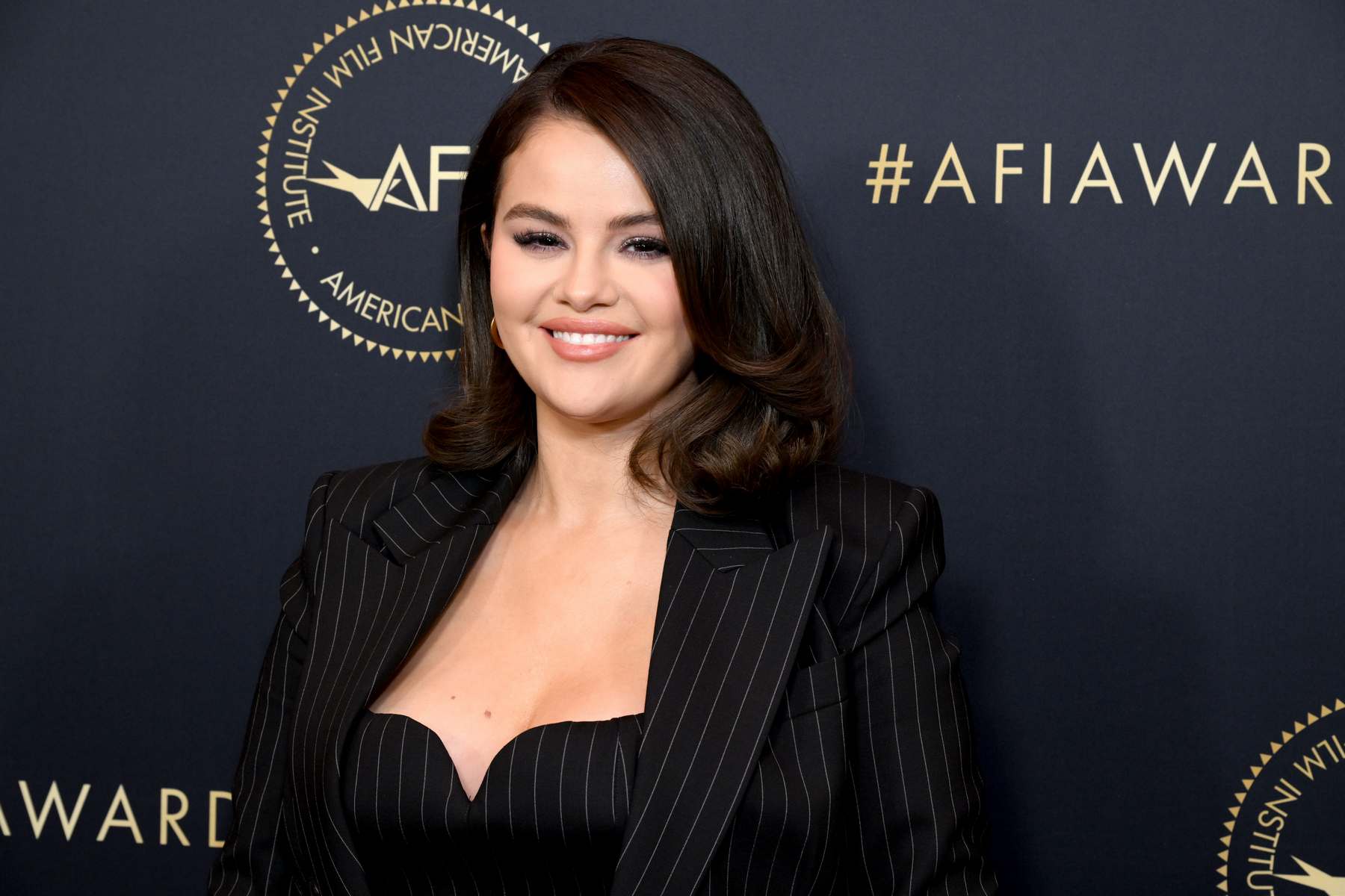 Selena_Gomez_-_AFI_Awards_Luncheon_in_Los_Angeles_January_122C_202401.jpg