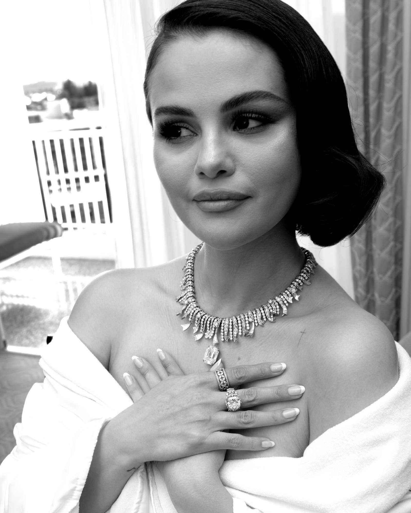 Selena_Gomez_-_Aidan_Cullan_Golden_Globes_Photoshoot_28January_202529_12.jpg