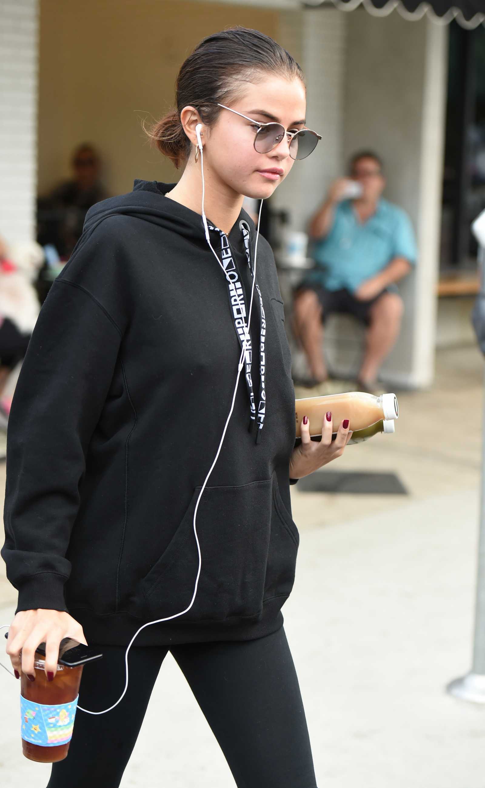 Selena_Gomez_-_At_Alfred_Coffee_in_Studio_City2C_CA_on_November_3-10.jpg