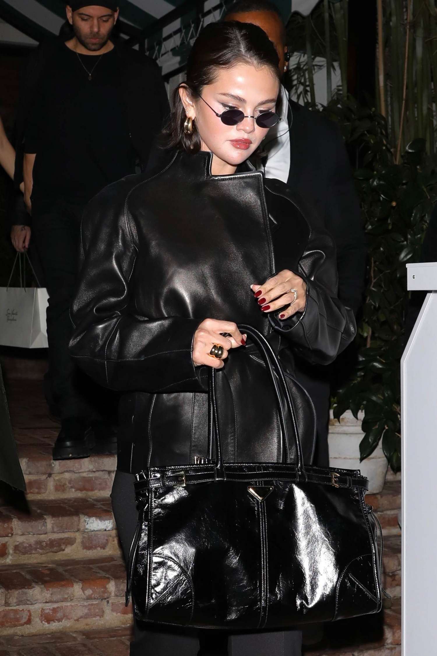 Selena_Gomez_-_At_Brooks_Nader27s_birthday_dinner_at_San_Vicente_Bungalows2C_West_Hollywood_CA_-_February_72C_2026_07.jpg