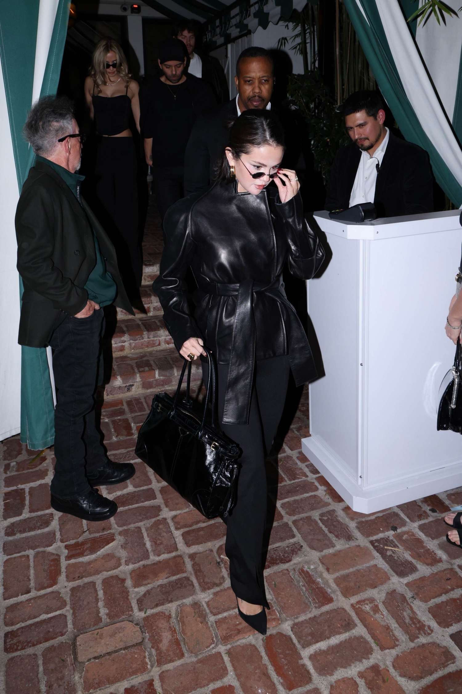 Selena_Gomez_-_At_Brooks_Nader27s_birthday_dinner_at_San_Vicente_Bungalows2C_West_Hollywood_CA_-_February_72C_2026_12.jpg