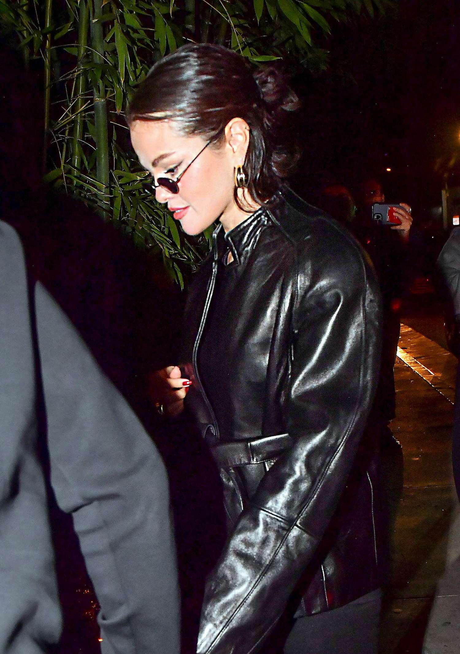 Selena_Gomez_-_At_Brooks_Nader27s_birthday_dinner_at_San_Vicente_Bungalows2C_West_Hollywood_CA_-_February_72C_2026_17.jpg