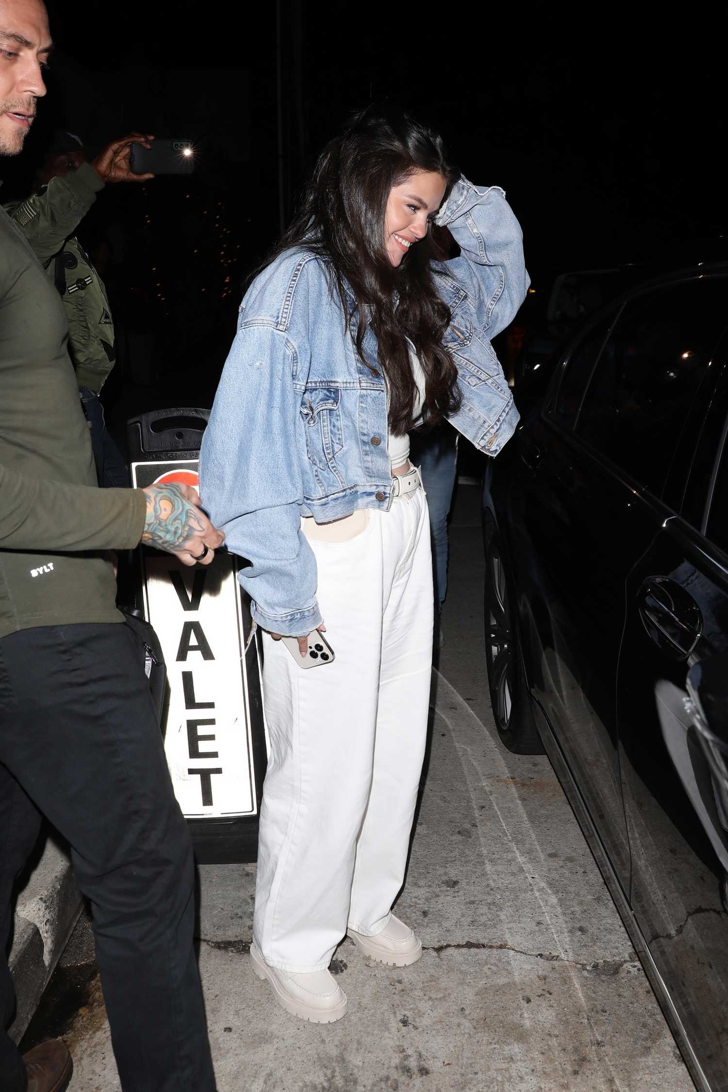 Selena_Gomez_-_At_Italian_restaurant_Giorgio_Baldi_after_dinner_in_Santa_Monica2C_California__0920202313.jpg