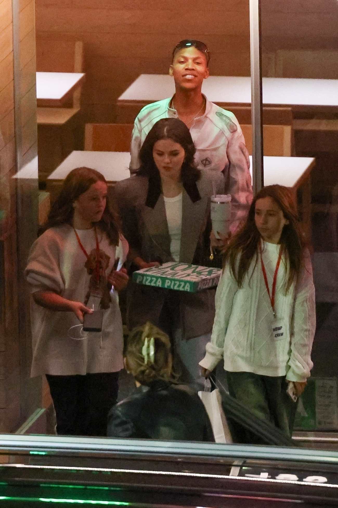 Selena_Gomez_-_At_Jon___Vinny27s_restaurant_in_Beverly_Hills_November_152C_2024_11.jpg