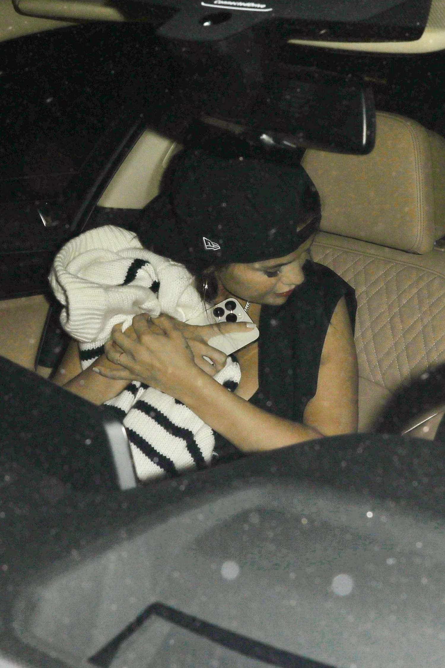 Selena_Gomez_-_At_Pace_in_West_Hollywood2C_California__0816202304.jpg