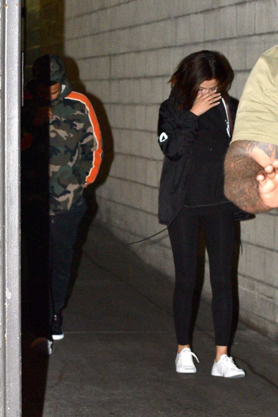 Selena_Gomez_-_At_The_Grove_with_The_Weeknd_in_West_Hollywood_on_June_16-05.jpg