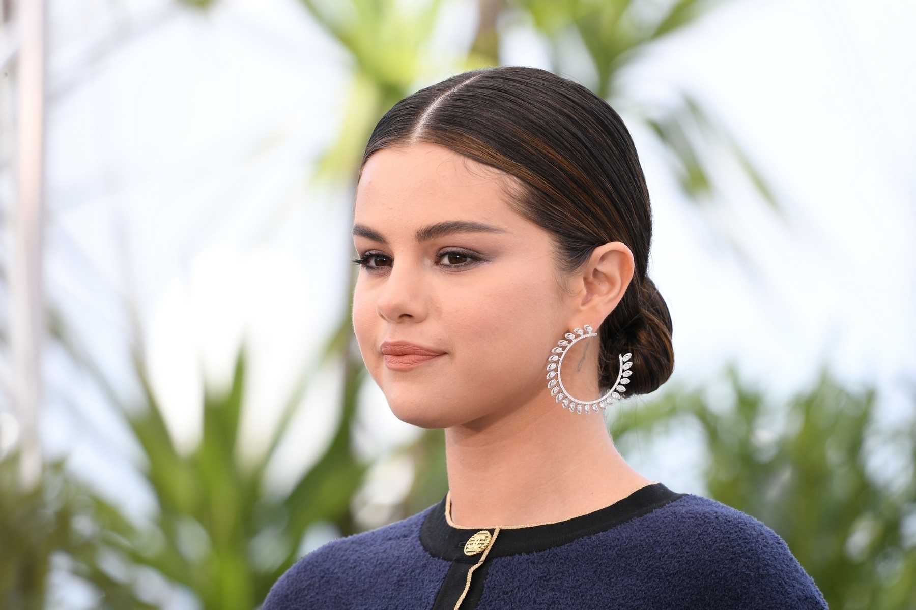 Selena_Gomez_-_At_The_The_Dead_Don_t_Die_Photocall_In_Cannes2C_France__05152019-25.jpg