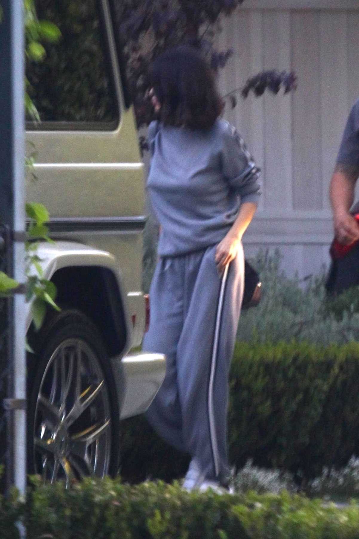 Selena_Gomez_-_At_Toluca_Lake2C_CA_on_October_23-05.jpg