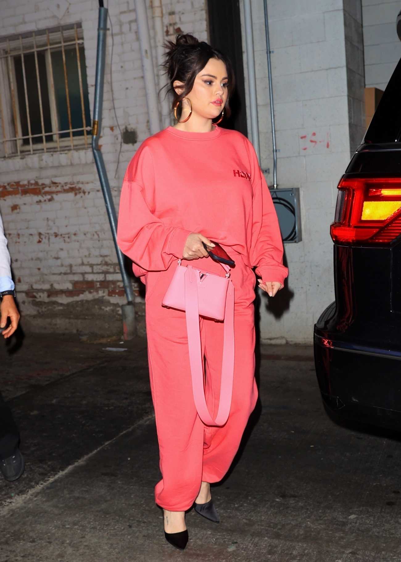Selena_Gomez_-_At_Wally_s_restaurant_in_Beverly_Hills2C_California__07022021_07.jpg