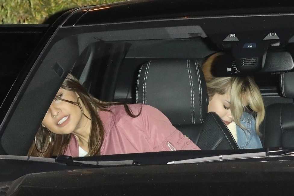 Selena_Gomez_-_At_her_little_sister_s_ballet_recital_with_Francia_Raisa_in_LA_on_December_9-05.jpg